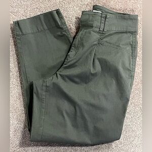 A new day Olive Cropped Pants